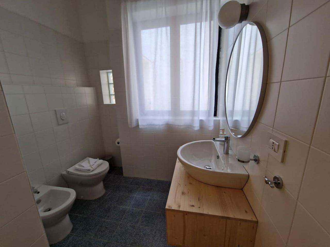 Lostabile Guesthouse & Coworking Бари Экстерьер фото