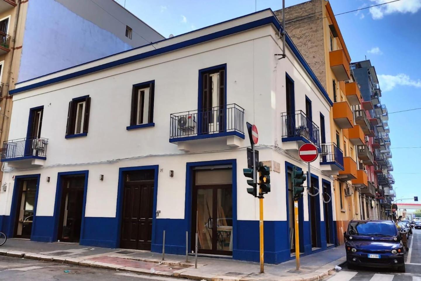 Lostabile Guesthouse & Coworking Бари Экстерьер фото