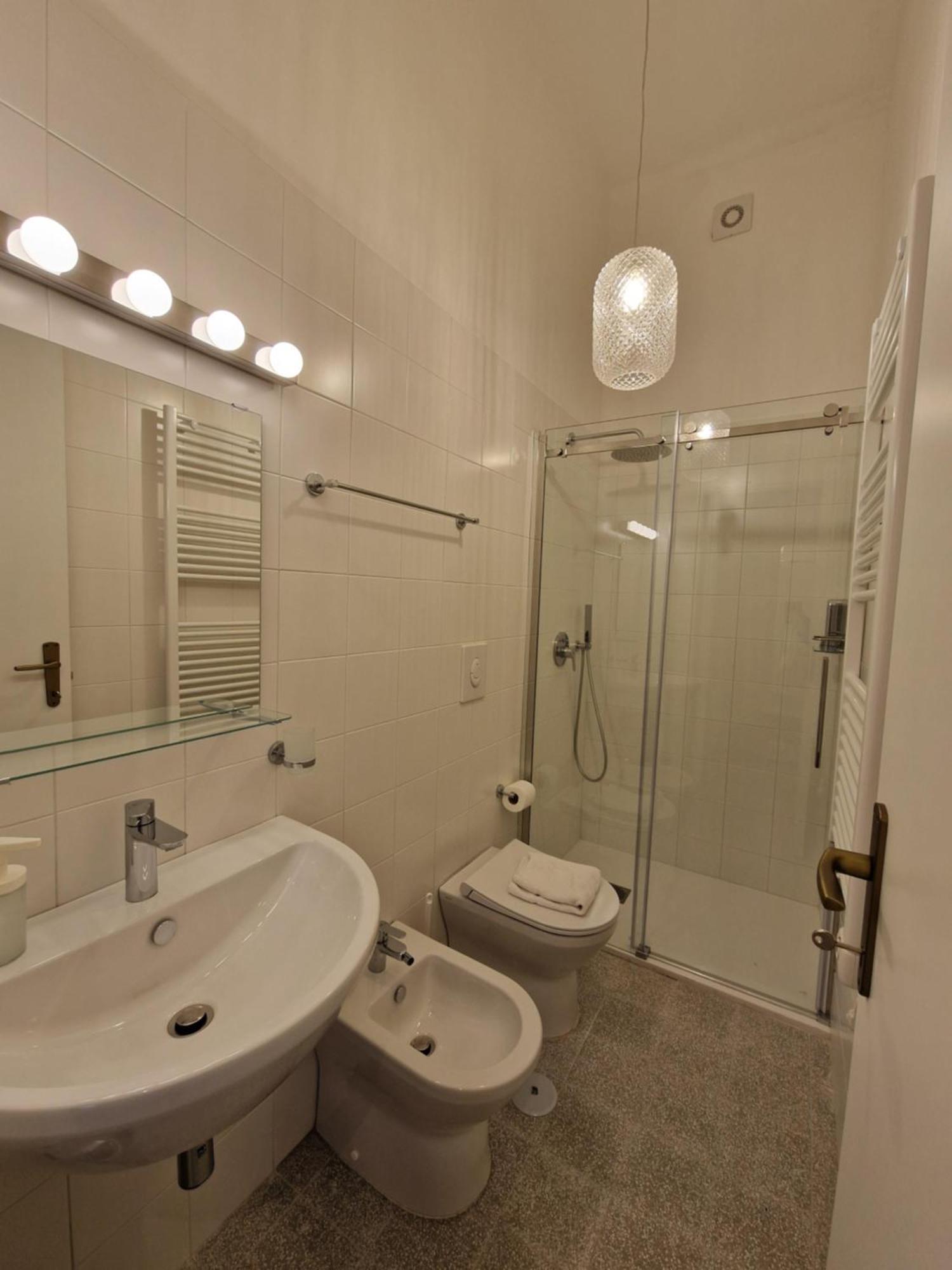 Lostabile Guesthouse & Coworking Бари Экстерьер фото
