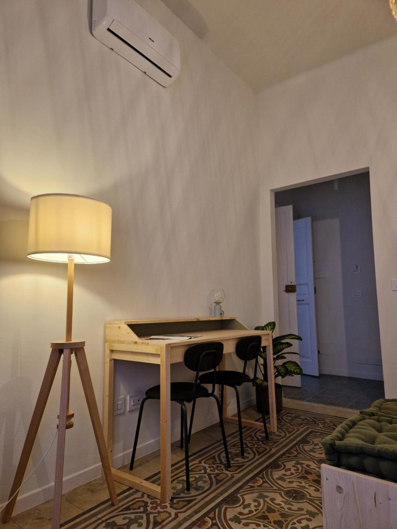 Lostabile Guesthouse & Coworking Бари Экстерьер фото