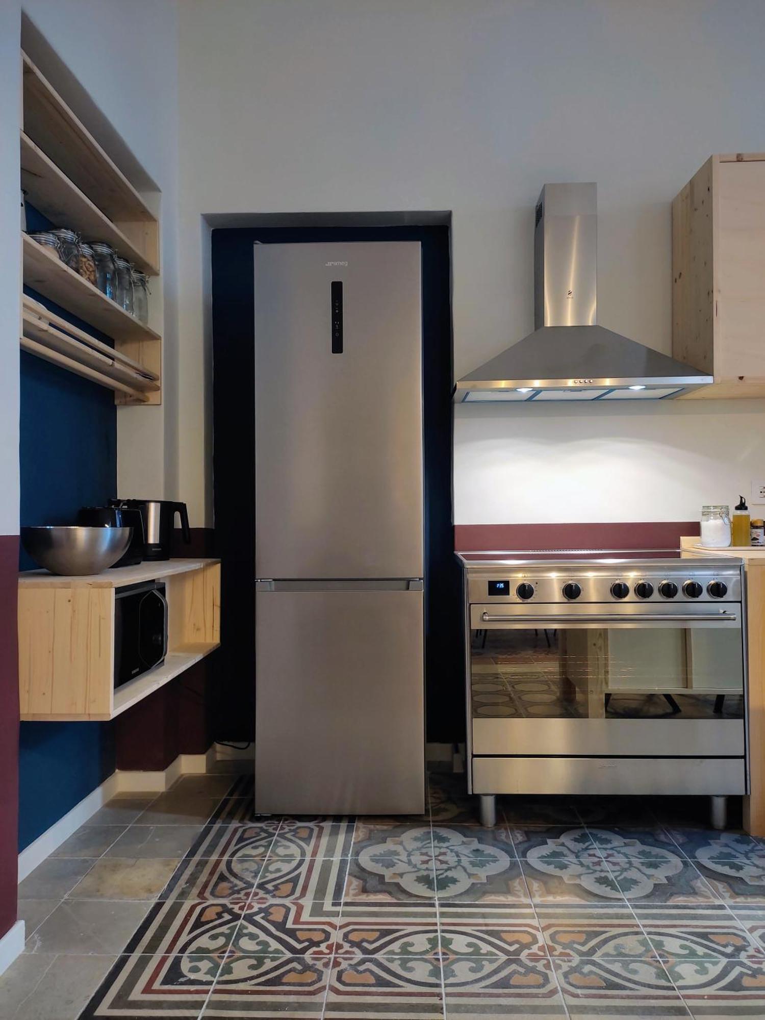 Lostabile Guesthouse & Coworking Бари Экстерьер фото